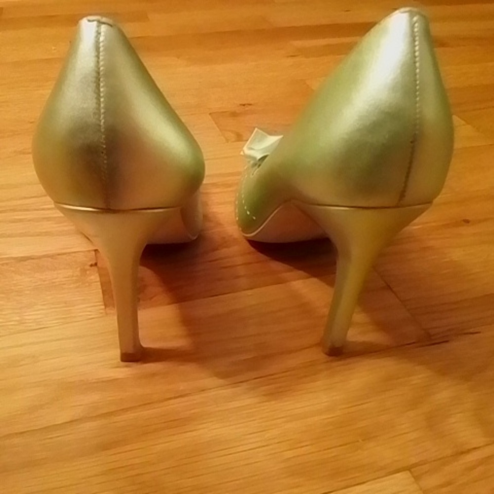 BCBGIRLS Heels - Picture 4 of 5